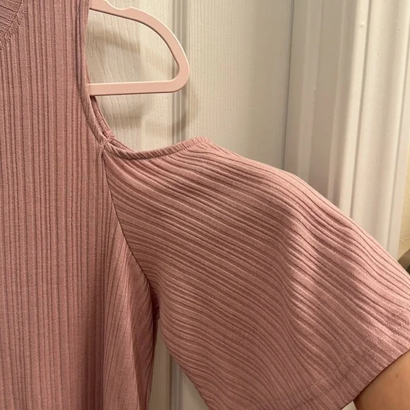 UMGEE open shoulder top - Picture 4 of 5